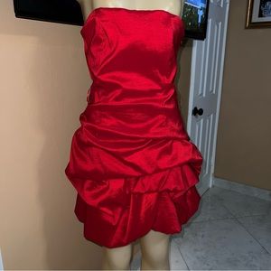 ♥️♥️♥️ Red dress for young girl -M